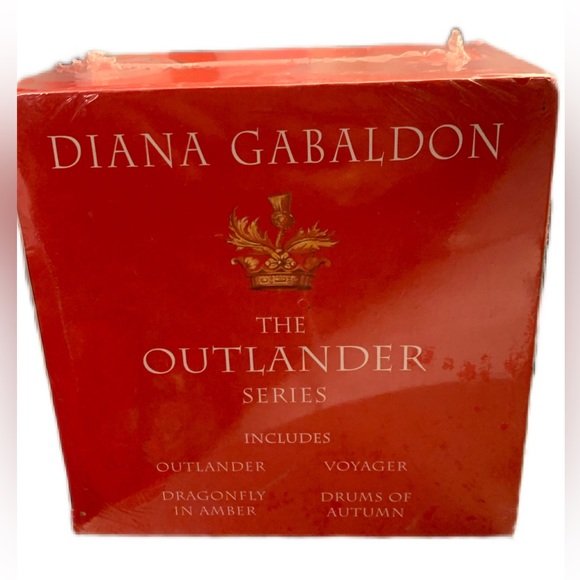 Outlander Boxed Set: Outlander, Dragonfly in Amber, Voyager, Drums of Autumn NIB - Picture 4 of 6